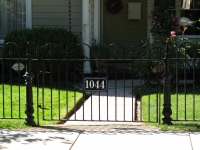 iron-anvil-fences-spear-top-single-rail-loop-by-others