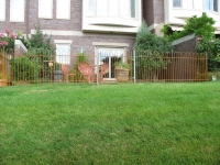 iron-anvil-fences-spear-top-single-rail-loop-overlap-fence-rusty-iron-horse-5