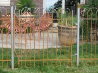 iron-anvil-fences-spear-top-single-rail-loop-overlap-loop