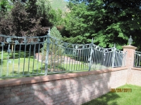 iron-anvil-fences-by-others-concave-vine-valance-1