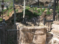 iron-anvil-fences-by-others-iron-anvil-fences-aire-dr-park-city-hammered-tube-by-others-4