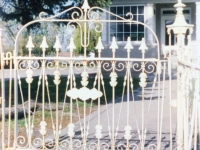 iron-anvil-gates-antiques-003