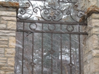 iron-anvil-gates-by-others-man-arch-immigration-canyon-2