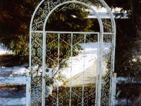 iron-anvil-gates-by-others-man-flat-top