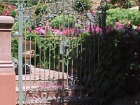 iron-anvil-gates-by-others-man-scroll-built-by-ferris-keller-1