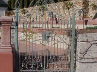 iron-anvil-gates-by-others-man-scroll-built-by-ferris-keller-3