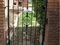 iron-anvil-gates-man-arch-0