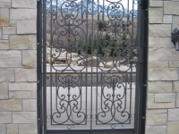 iron-anvil-gates-man-arch-man-stonebrook-tate-10