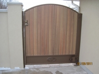 iron-anvil-gates-man-arch-rual-coray-15193-steel-and-wood-2