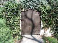 iron-anvil-gates-man-arch-walker-lane-wood