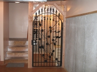 iron-anvil-gates-man-arch-wine-gary-snow-14520-4