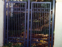 iron-anvil-gates-man-flat-watts