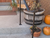 iron-anvil-handrails-post-mount-moulded-cap-with-laterals