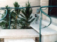 iron-anvil-handrails-post-mount-vine-farmington-5-5-4