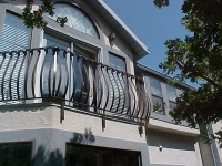 iron-anvil-railing-belly-rail-single-top-flat-bar-scroll-top-darton-2