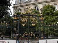 iron-anvil-railing-by-others-european-france-paris-263-52