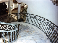 iron-anvil-railing-double-top-valance-vine-utah-homes-and-garden-4