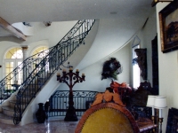 iron-anvil-railing-double-top-valance-vine-utah-homes-and-garden-5