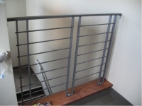 iron-anvil-railing-horizontal-round-bar-gold-medallion13-4364-10