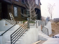 iron-anvil-railing-horizontal-square-tube-008