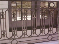 iron-anvil-railing-scrolls-and-patterns-repeating-circles-la-brett-job-14197-peter-mousdkondis-6