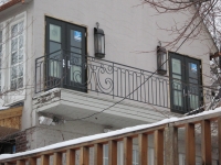 iron-anvil-railing-scrolls-and-patterns-window-top-circles-graner-scroll-rail-loop-arlington-slc-1