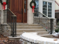 iron-anvil-railing-single-top-collars-brass-top-dr-stohl-integrated-job-13619-2