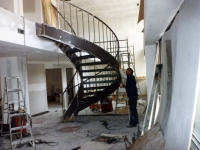 41-0020-iron-anvil-stairs-grand-circular-treads-angle-iron-Wikens-16