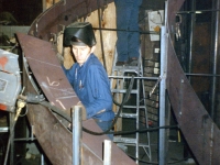 41-0020-iron-anvil-stairs-grand-circular-treads-angle-iron-Wikens-42