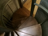 1_42-0057-Iron-Anvil-Stairs-Spiral-STEEL-TREAD-YUKON-17091-LISONBEE-COLONY-SPIRAL-3