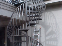 iron-anvil-stairs-spiral-smooth-smith-belly-rail-h1