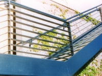 iron-anvil-stairs-double-stringer-treads-grip-strut-40-4000-gastronomy-6